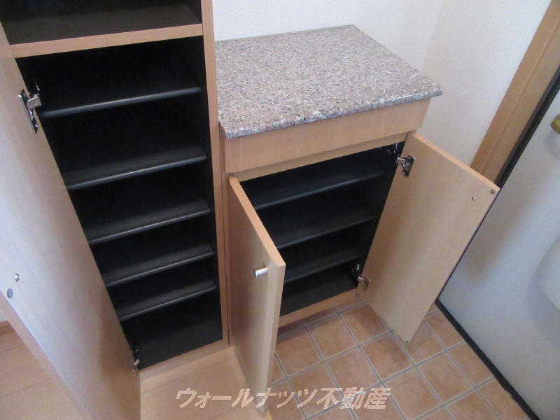 シューズボックス